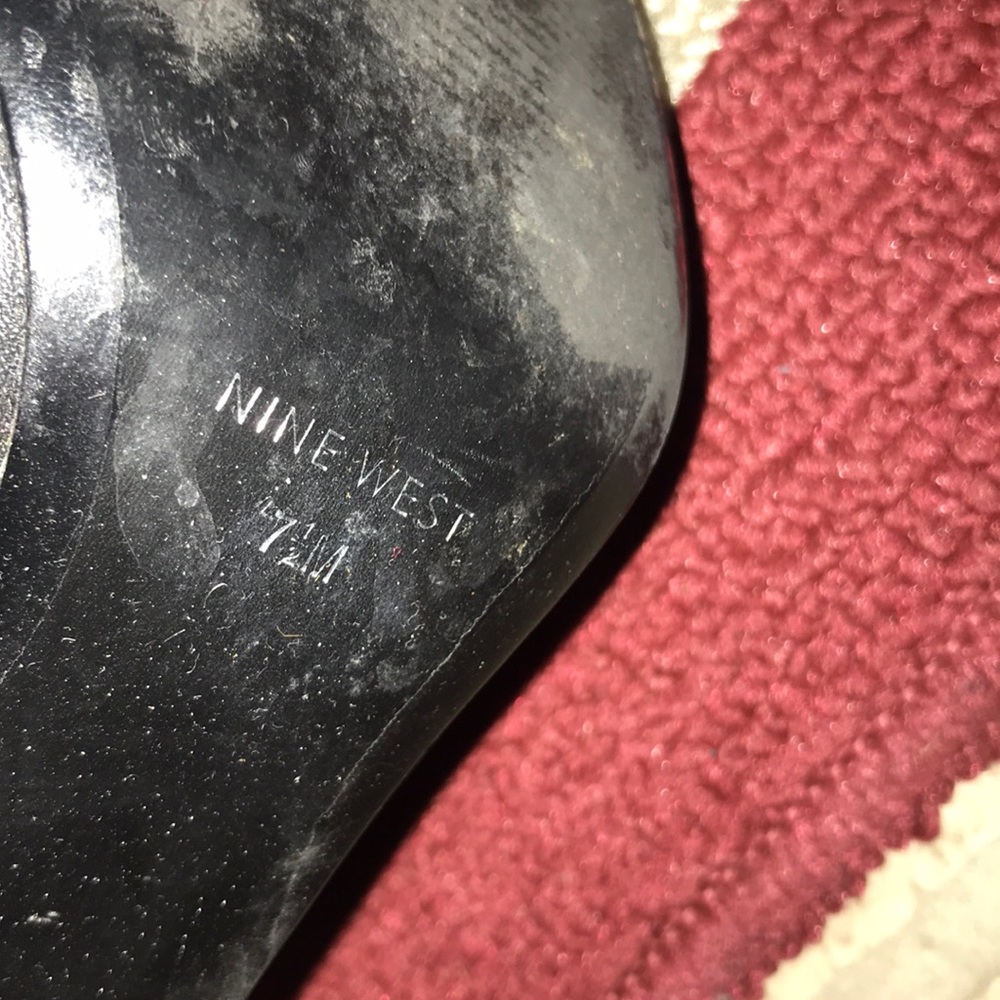 Nine West Pointy Toe Black Bootie Sz 7.5M 😘 - Picture 3 of 7